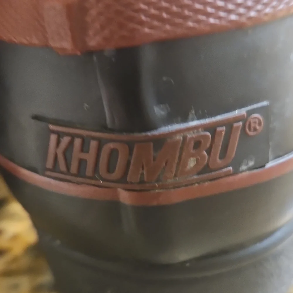 Khombu Women's Winter Boots in Gray and Black Size 8